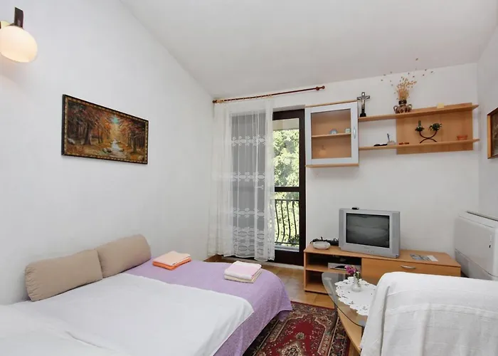 Διαμέρισμα With Parking Space Supetar, Brac - 5653